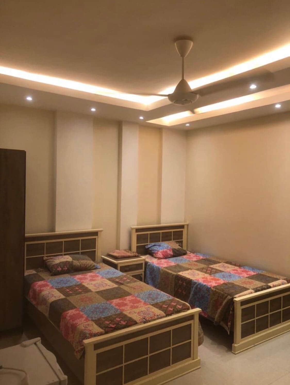 Hotel room for rent per night